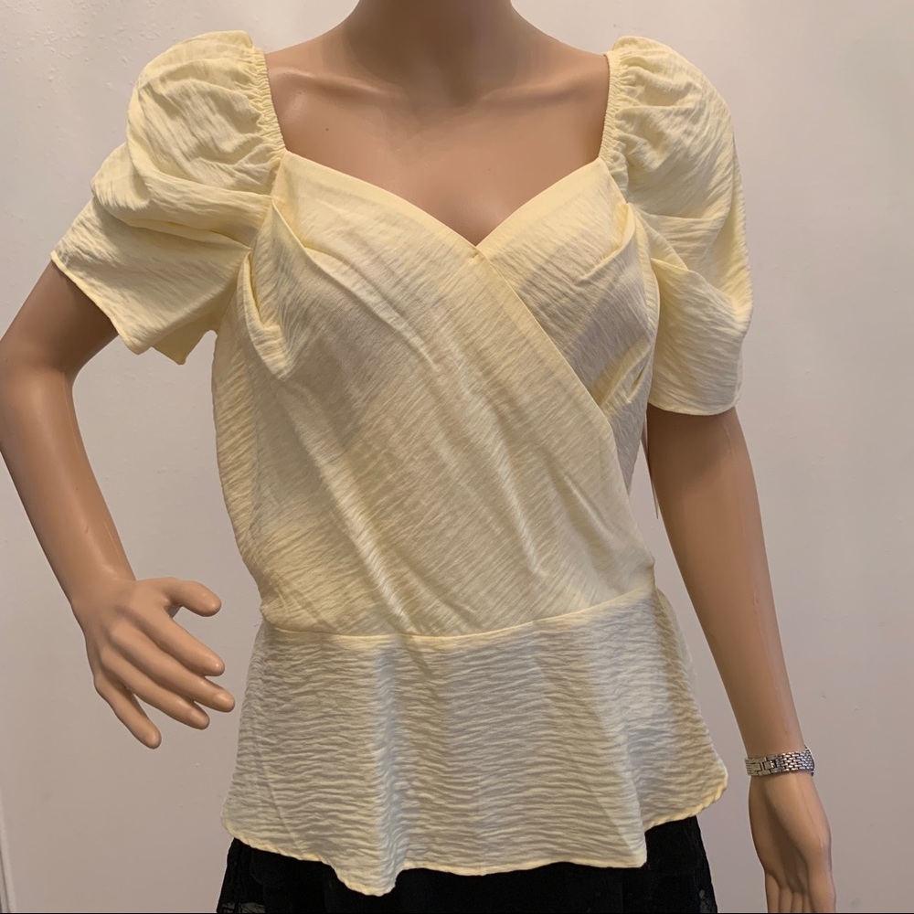 Yellow blouse short sleeve